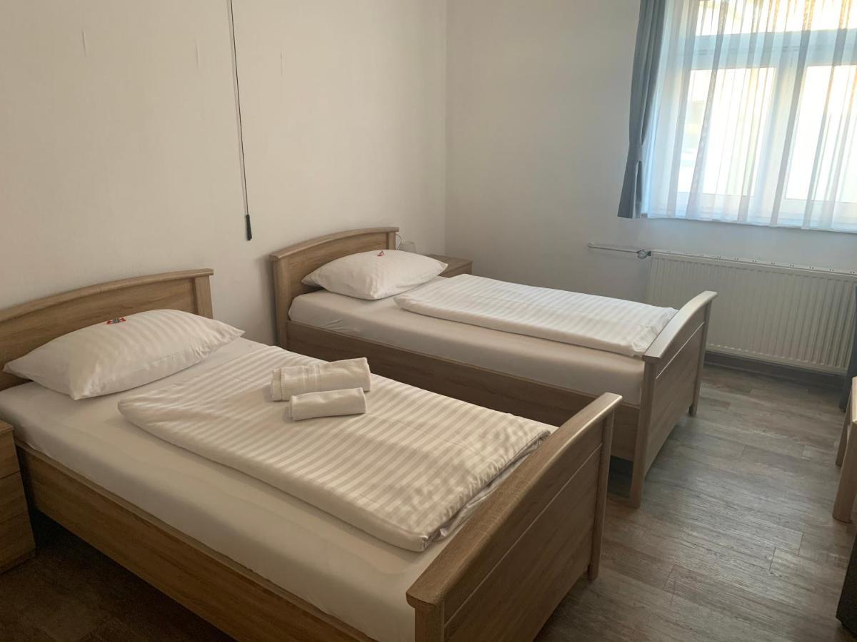 Hotel Brauhaus Zur Krone Бергхайм Экстерьер фото